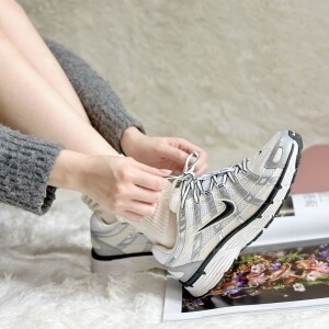 나이키 P-6000 스니커즈 메탈릭 실버 런닝화 맨즈 코코넛 밀크 FV6603-100