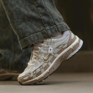 나이키 P-6000 스니커즈 프리미엄 한글날 커플화 운동화 FQ8243-025