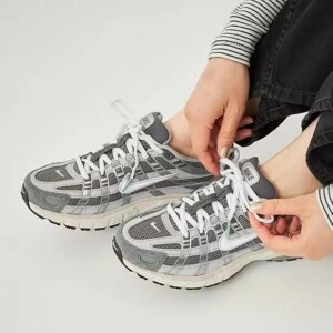 나이키 P6000 플랫 퓨터 실버 커플화 운동화 FN7509-029