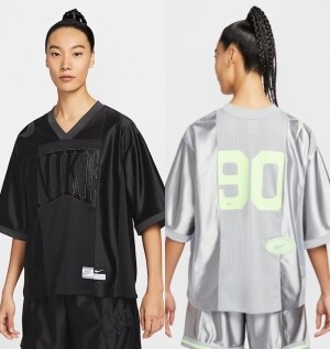 나이키 NIKE 우먼스 스트리트 오버사이즈 반팔 그래핏 저지 HJ0281-010 077 133