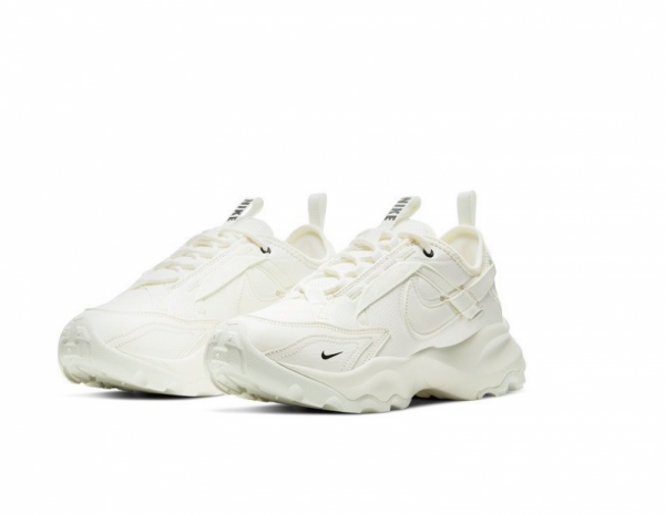 오픈마켓 우리들쇼핑,나이키 TC7900 써밋화이트 키높이 여성화 DD9682-100