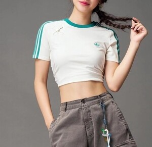 아디다스 오리지널 삼선 크롭 셔링 화이트 여성 반팔 티셔츠 KC5852